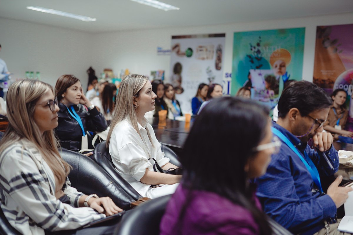 DesarrolloEcoAn's tweet photo. @ANDI_Colombia @GobAntioquia @anibalgaviria @DaniTrejoR @FundacionANDI "7.1% de la población en Colombia tiene algún tipo de discapacidad; es decir, aproximadamente 3 millones de personas". 💚 Catalina Martínez, directora de la 
@FundacionANDI en Intercambio de Experiencias. https://t.co/KzSIFSHMoI
