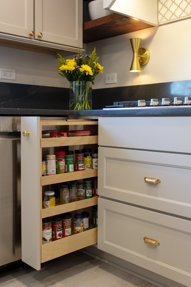 advance_design's tweet photo. Our clients love their #spicerack storage moment, and we do too! #medallioncabinetry @MedallionCab https://t.co/5JIuUuAXpI