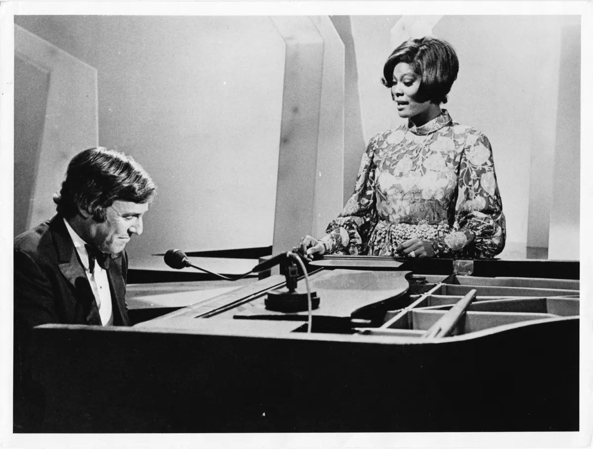 Dionne Warwick (@dionnewarwick) on Twitter photo 