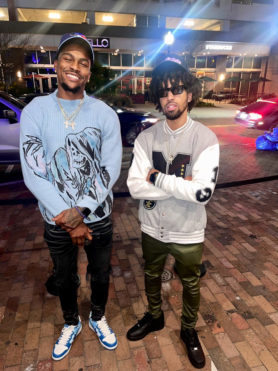Sweeep__'s tweet photo. Woke up counting blessings 🚀 
@lil_t8te https://t.co/dhwu4oluSR