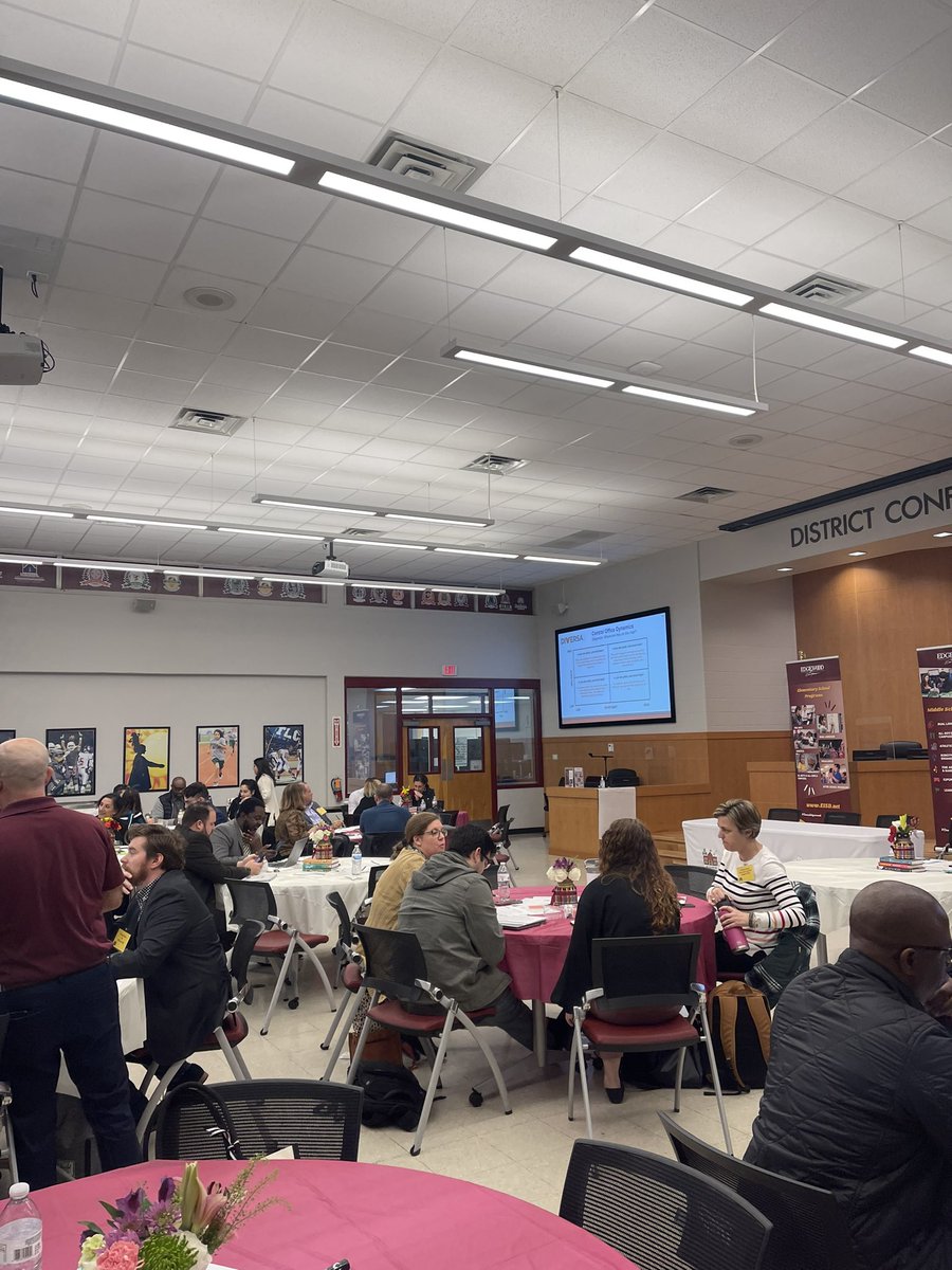 tsalinas11's tweet photo. We @EISDofSA are honored to share our innovation journey with SGS school districts! Thank you @monica_m_munoz @PrincipalJorgeM for opening your classroom doors and sharing your personal journey! #ComeDreamWithUs @Innovate_EISD https://t.co/o9VhSrtzTJ