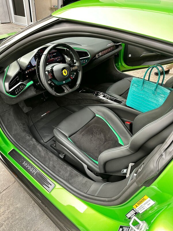 HouseFanBoy's tweet photo. @Europe1 @ProustGaspard Le détail qui tue, Sandrine Rousseau se fait livrer une Ferrari assortie à son sac vert, à moins que ce soit Marine Tondelier ? Gaspard, pouvez-nous éclairer ? Est-ce la voiture de votre chérie ou de votre groupie ? https://t.co/naAC9jhQnz