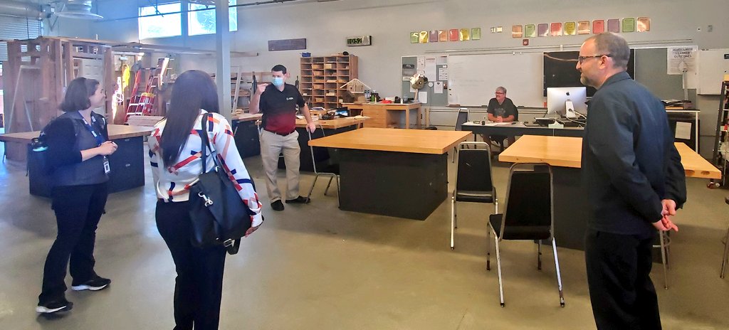 SBC_Alliance's tweet photo. Expanding Opportunities! 
Discussing Pre-Apprenticeship Possibilities w/ CA School for the Deaf, Riverside. @csdriverside @CaliforniaDOR @CA_DIR @SBCountySchools @AsstSuptIE @CteTeachCA @actecareertech @RCOECTE
Learn about #IEConnect HS Pre-Apprenticeships https://t.co/kAsRWAdpr6 https://t.co/Ql4jcLKKkG