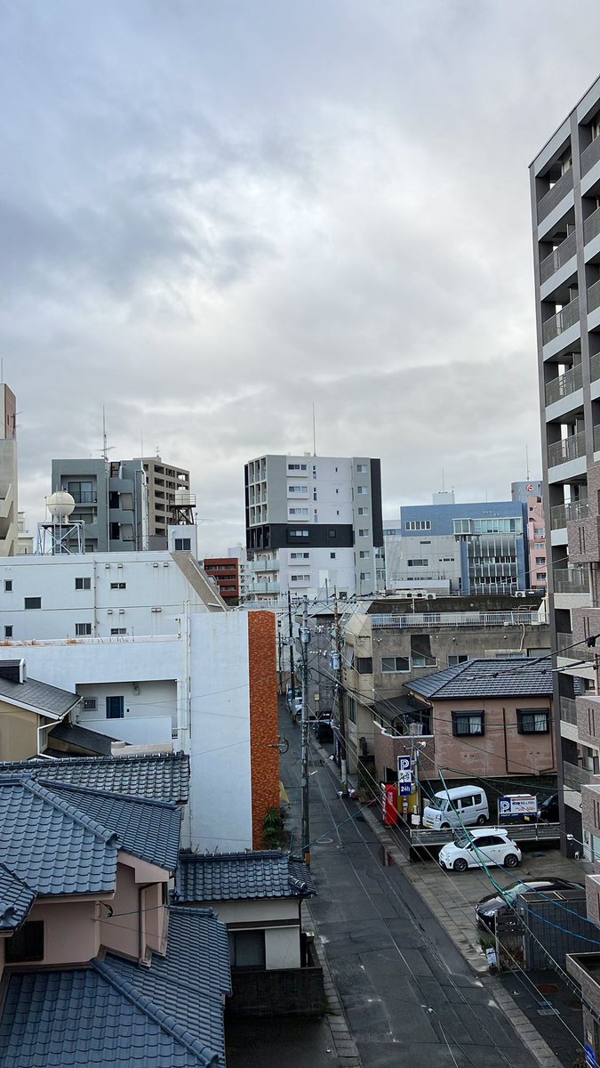 NSDKago's tweet photo. おはようございます。
今日は午前中は雨、曇りですが午後からは晴れて19℃の予報です。今日乗り切って楽しい週末を迎えましょう♪
#企業公式が地元の天気を言い合う 
#鹿児島 https://t.co/Lk4hyVhhub