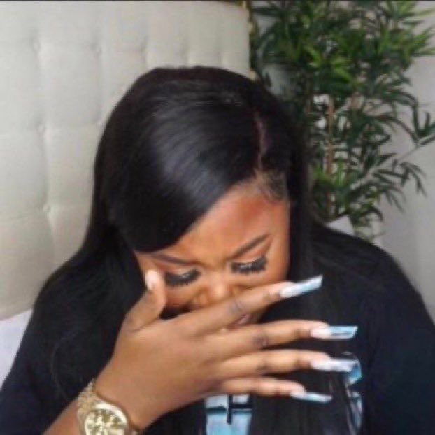 breezeblocks01's tweet photo. I will never understand how a show got me rooting for a whole ass psychotic murderer #YouNetflix 
Im like "go Joe go" "pls dont get caught"  WHYY https://t.co/OmthdCtFj7