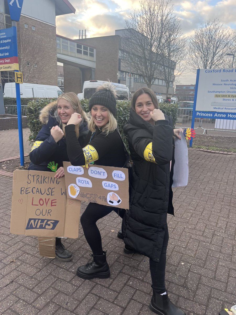 Amy Marshall tweet media