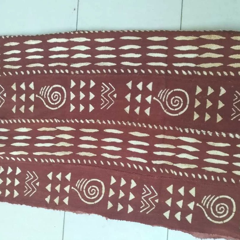 kitengefabrique's tweet photo. Mud cloth handmade from Mali cotton fabric dyed with fermented mud and dye from plants.Used in fashion,fine art &amp; decoration.
Size. 1.5X1 Mtrs.
wa.+254725631591
#BurtBacharach #dragonsden #PremierLeagueDarts #YouNetflix #NBATradeDeadline  #pillows #YouSeason4 #DennisSkinner https://t.co/1LO0yms514