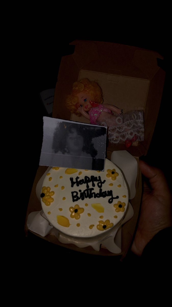 Lamya_rd's tweet photo. 🎂🎈

 10 | February ♡
𝐻e𝑙𝑙𝑜, 𝐼𝑡'𝑠 𝑚𝑦 𝑏𝑖𝑟𝑡ℎ𝑑𝑎y
-

اللهُم غيرني حتى تُحبُّني ....

( كل عام و أنا أفضل من عام مضى  إن شاء الله ) https://t.co/WSWP37WcWB