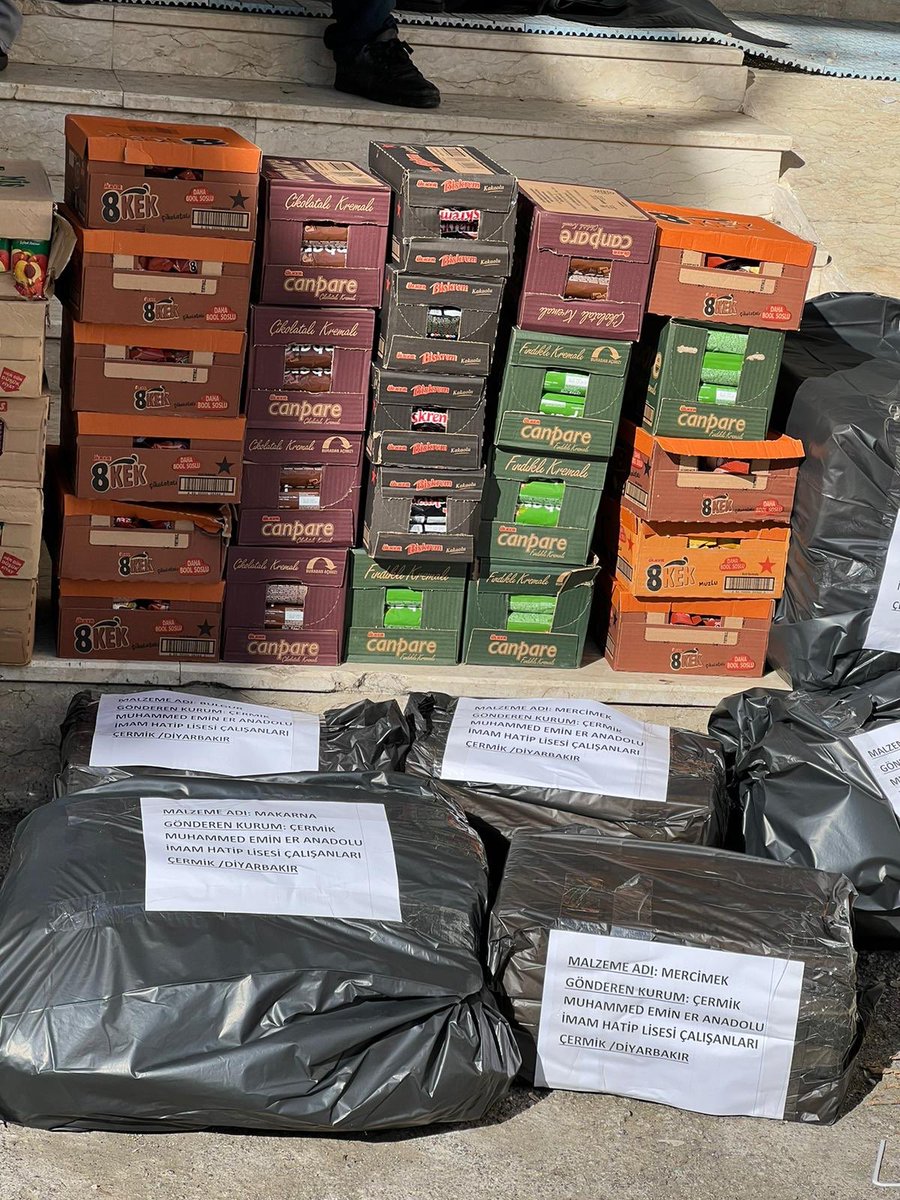 emin_aihl's tweet photo. Okulumuz personelinin desteği ile hazırlanan gıda paketleri deprem bölgesine gönderildi. https://t.co/PtelX2pGM4