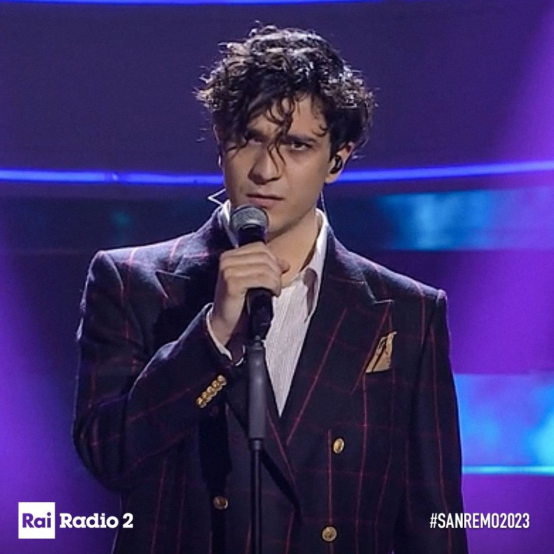 Mi piace vedere i giovani così eleganti sul palco dell’Ariston! Bravo #Tananai 

#Sanreno2023