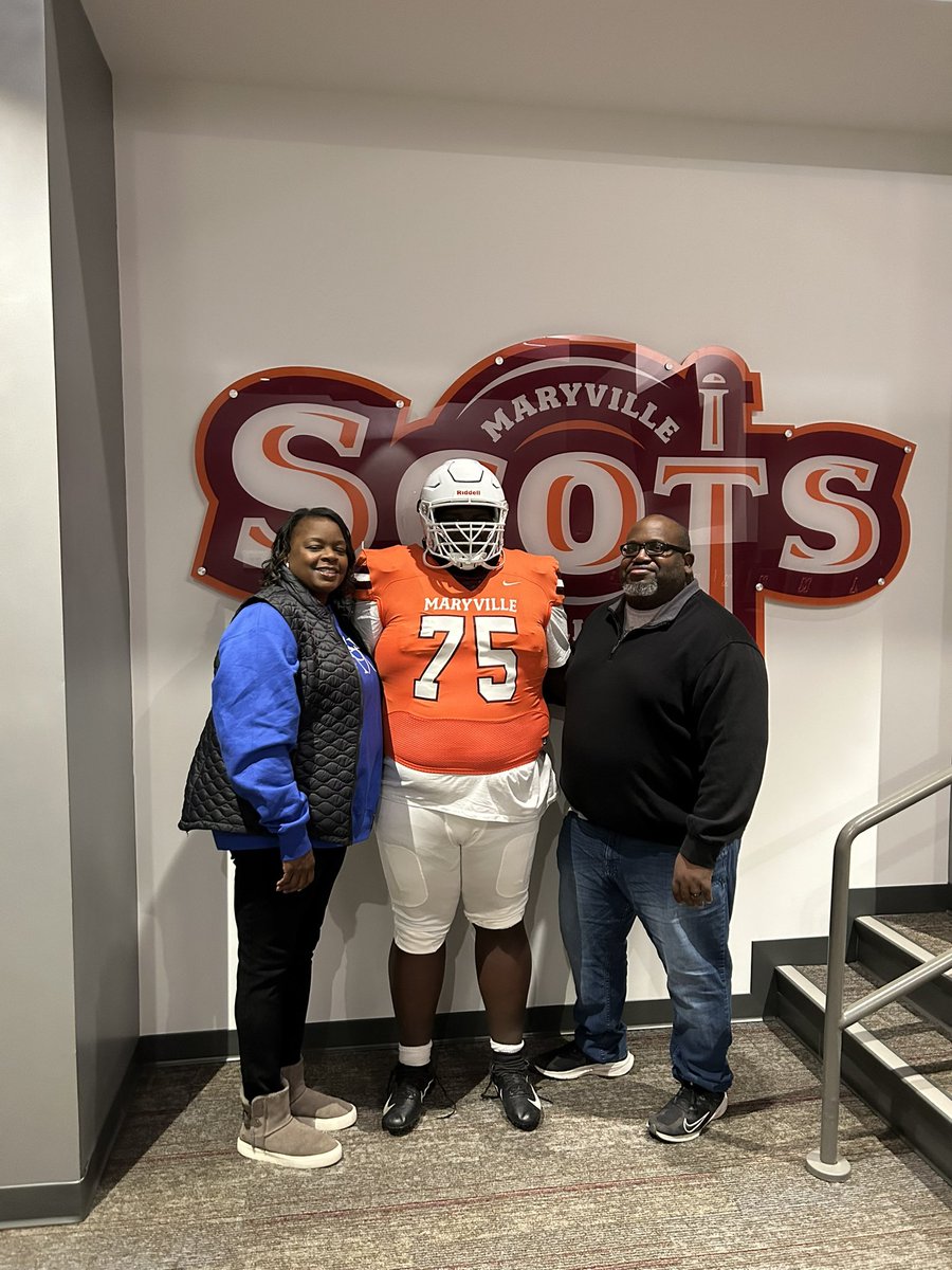 HOME 🟠🔴 #GoScots #RepTheM <a href="/QBCoachFox/">Ben Fox</a> <a href="/CoachOyarzun/">Nick Oyarzun</a>