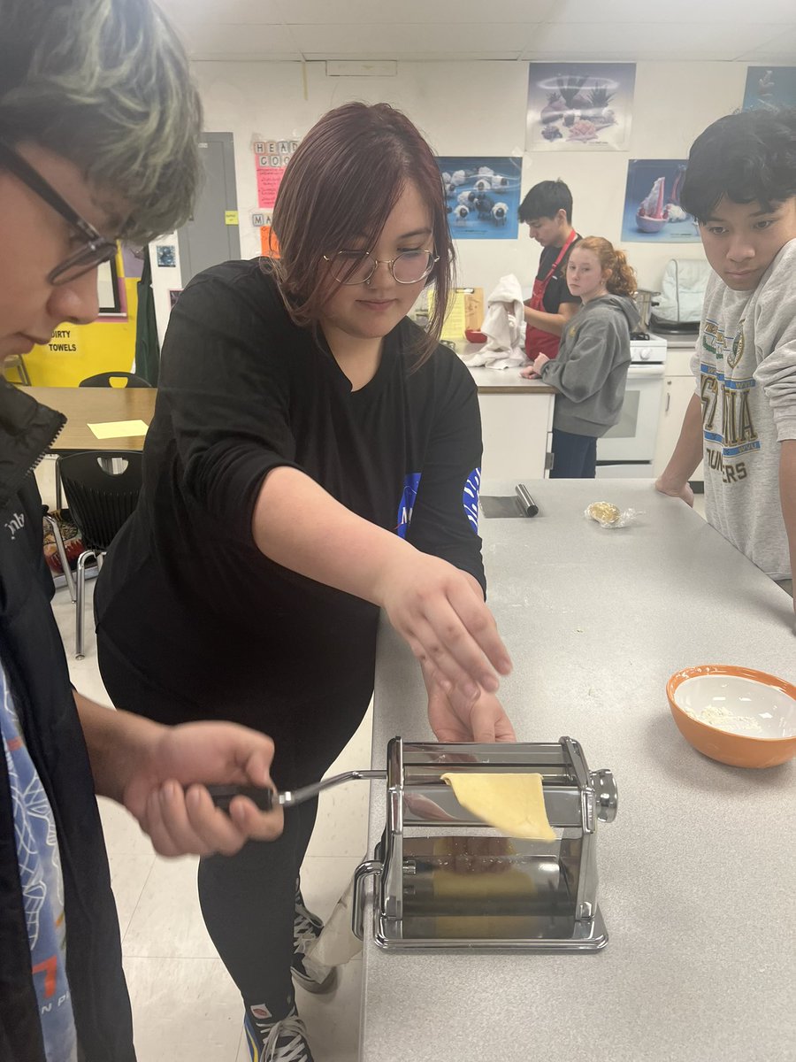 Cooking w/ Pope tweet media