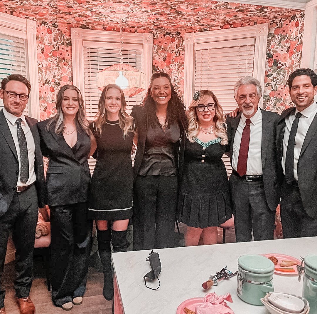 CMCrazies's tweet photo. The best team &amp; family on tv Criminal Minds Evolution https://t.co/XInwHWyfRt