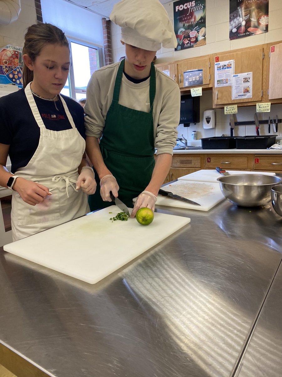 aberryfinn's tweet photo. Culinary I - knife skills and safer &amp; sanitation practices perfected by making SALSA.  Yummy 🍅 https://t.co/4TLIwhbhUr