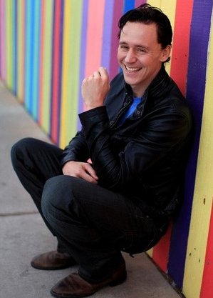 Happy Birthday Tom! Good luck to you on your creative and life path 🎉🥂🎂🎆
#HappyBirthdayTomHiddleston