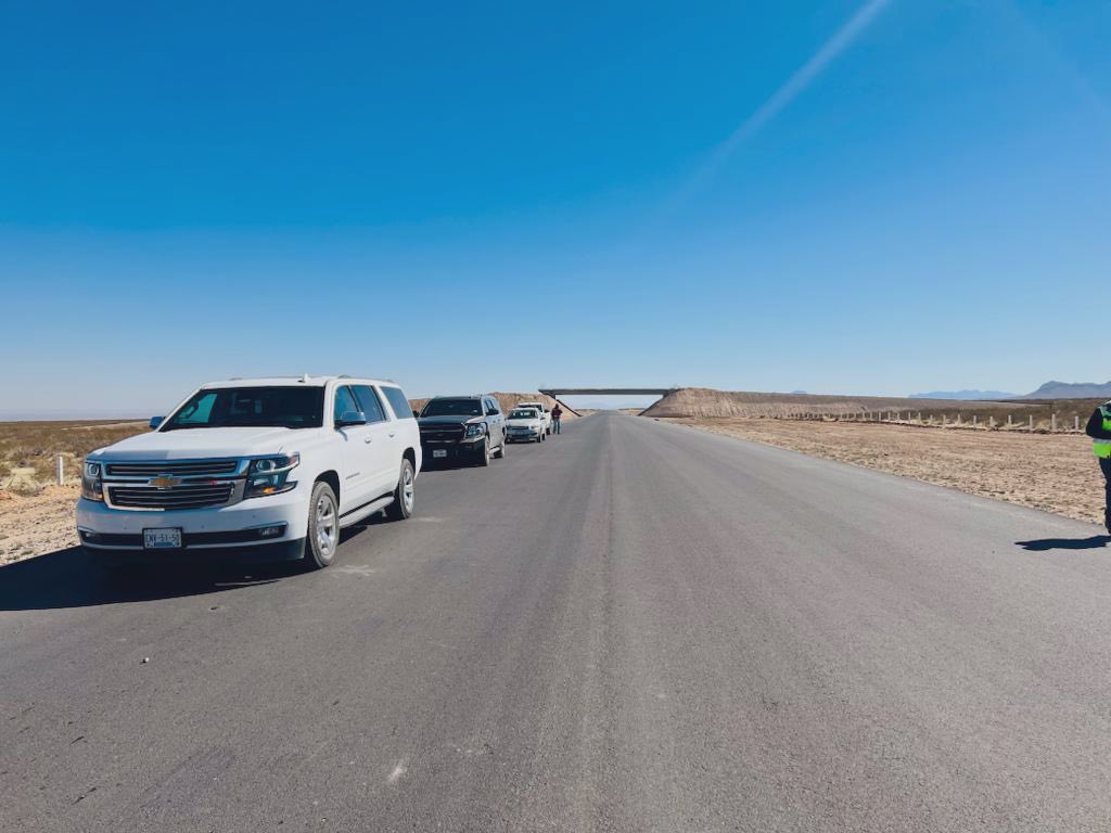 ConsulmexElPaso's tweet photo. El proyecto vial “Libramiento Juárez Guadalupe-Tornillo” detonará la economía de la zona y contribuirá al reforzamiento del comercio transfronterizo 🇲🇽 🤝🇺🇸. #COCONAL #DiplomaciaPúblicaMX https://t.co/Pn9TMdK4Yt
