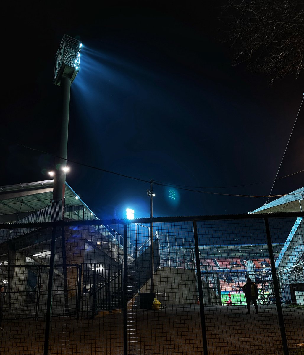 LensFans_1906's tweet image. Partout avec vous ! 🔴🟡

#FCLRCL