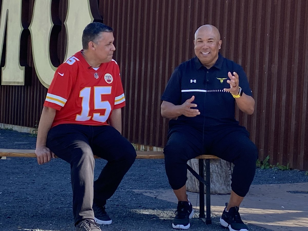 Ernie Zuniga on Twitter: "It’s #SuperBowl week, so I found me a 2X ...