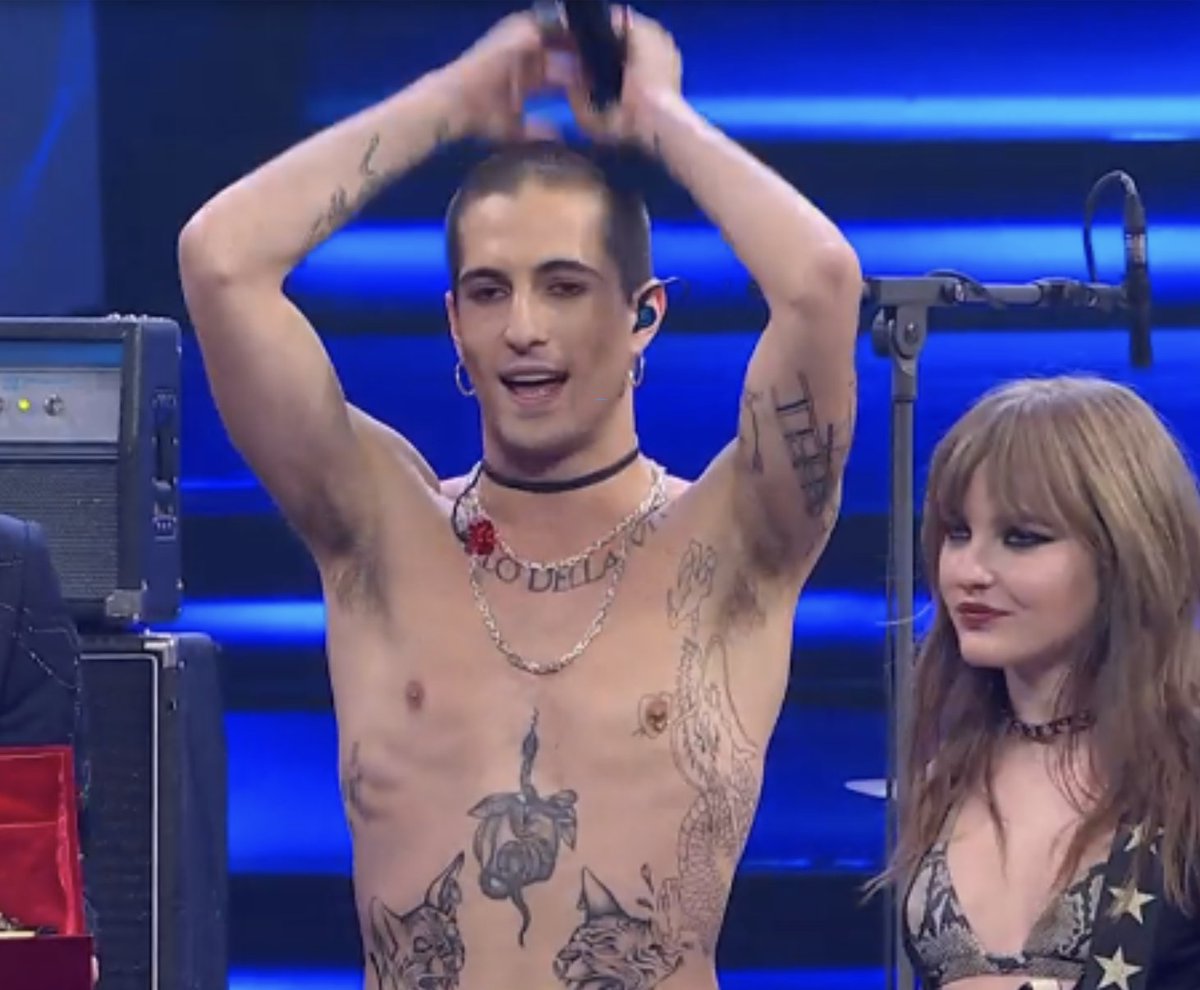 VJay_Pix's tweet photo. #Maneskin - #Sanreno2023
#fantasanremo2023
#Sanremo
#Sanremo23
#Maneskin - fedez paola e chiara #9febbraio #blanco #giorgia #angeloduro #tananai Musica tendenza
Rosa Chemical
Benigni
#nonSiVede
Articolo 31
Amadeus
Mengoni
Albano #omniars - https://t.co/Lo427YWNfM