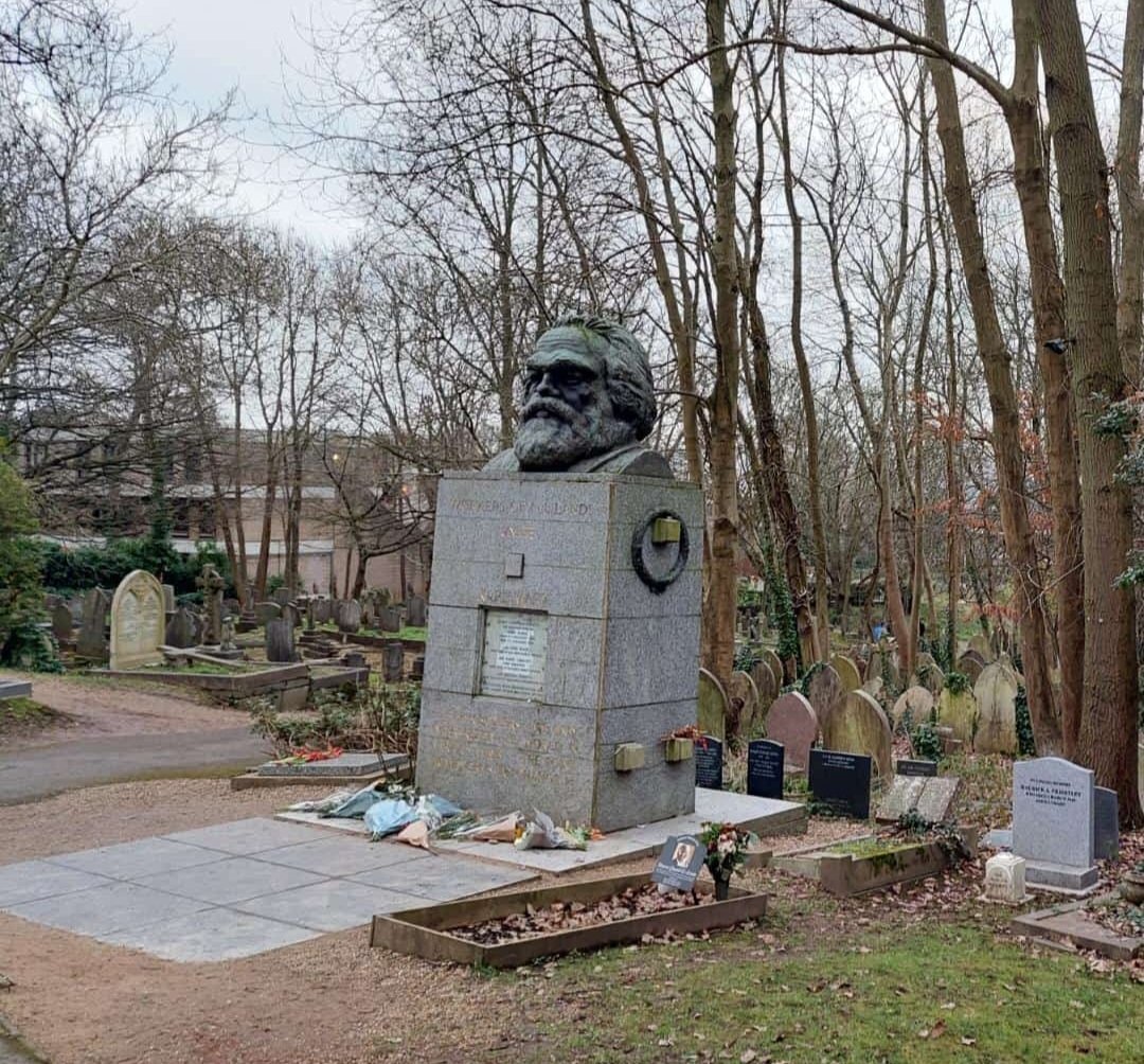 " La peor lucha es la que no se hace".  
                  
                               Karl Marx