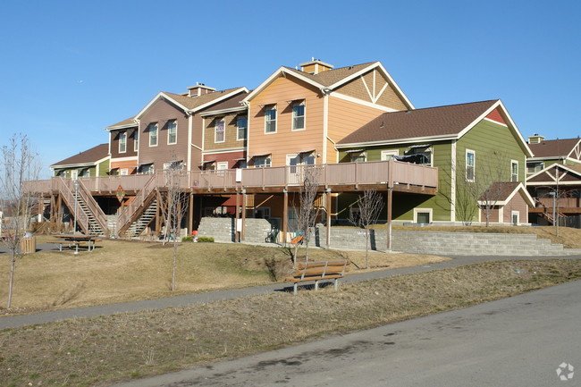 UrbanUW's tweet photo. Median gross rent in Washington was nearly $1,500 in 2021, ranking it among the top five US states. The WA legislature tapped @WCRER1 to provide housing data. Steven Bourassa of @RealEstateUW explains the benefits and limits of data.

https://t.co/6FnWGwzVth https://t.co/WeS2002FpK