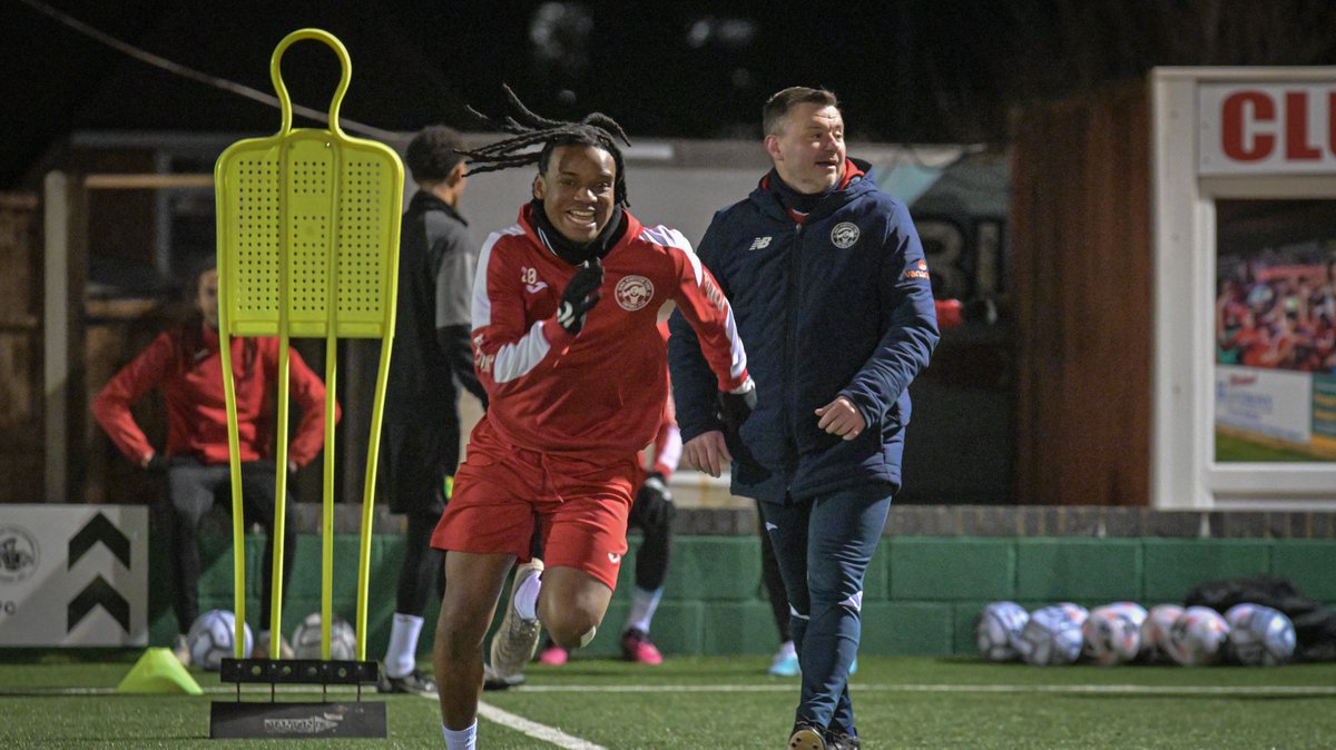 Hemel Hempstead Town FC on Twitter "𝗔𝗟𝗟 𝗦𝗠𝗜𝗟𝗘𝗦 𝗜𝗡 𝗧𝗥𝗔𝗜𝗡𝗜𝗡𝗚 𝗧𝗢𝗡𝗜𝗚𝗛𝗧 😃"