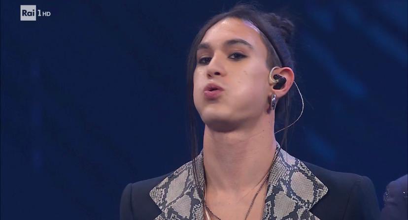 “La consegna è slittata: abbiamo un giorno in più”.

#TPSanremo #Sanremo2023 #maneskin