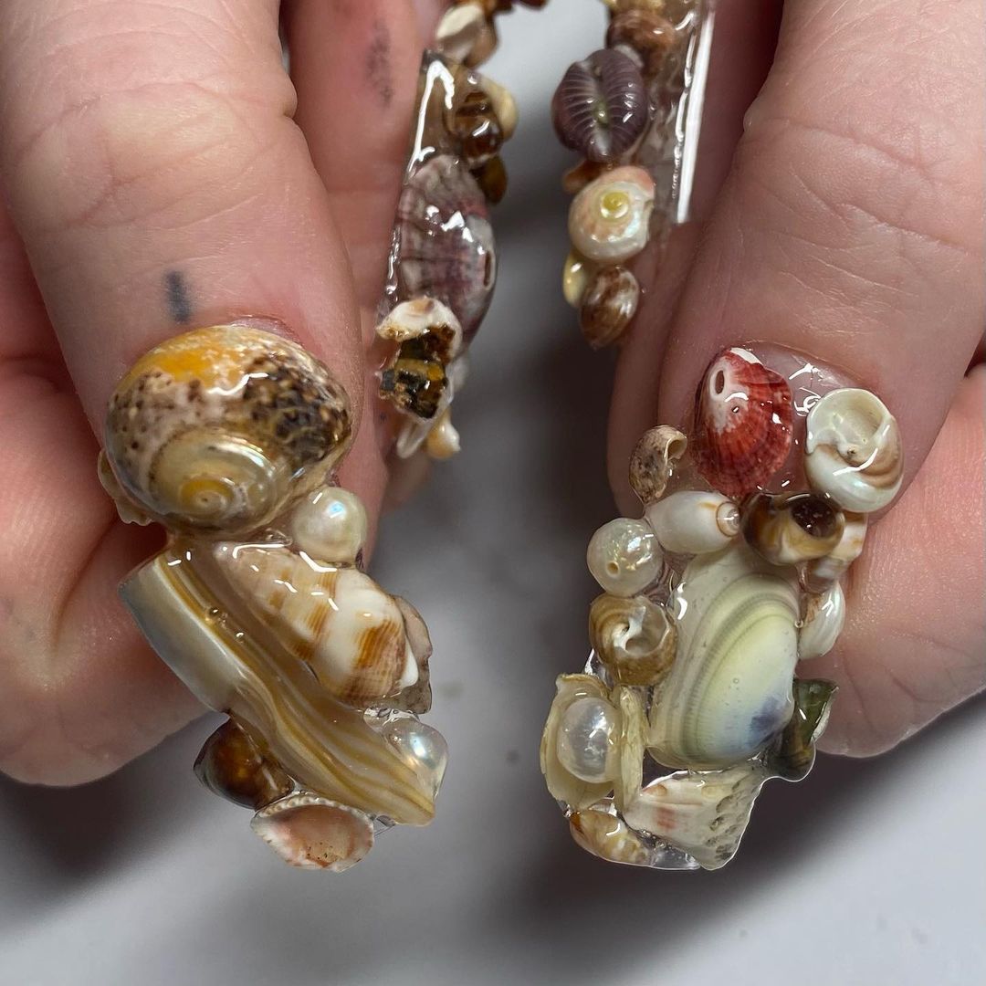 ncsources's tweet photo. Noah Cyrus' new set of nails made by @/puttheminacoffin. https://t.co/mgiiqlSrNc