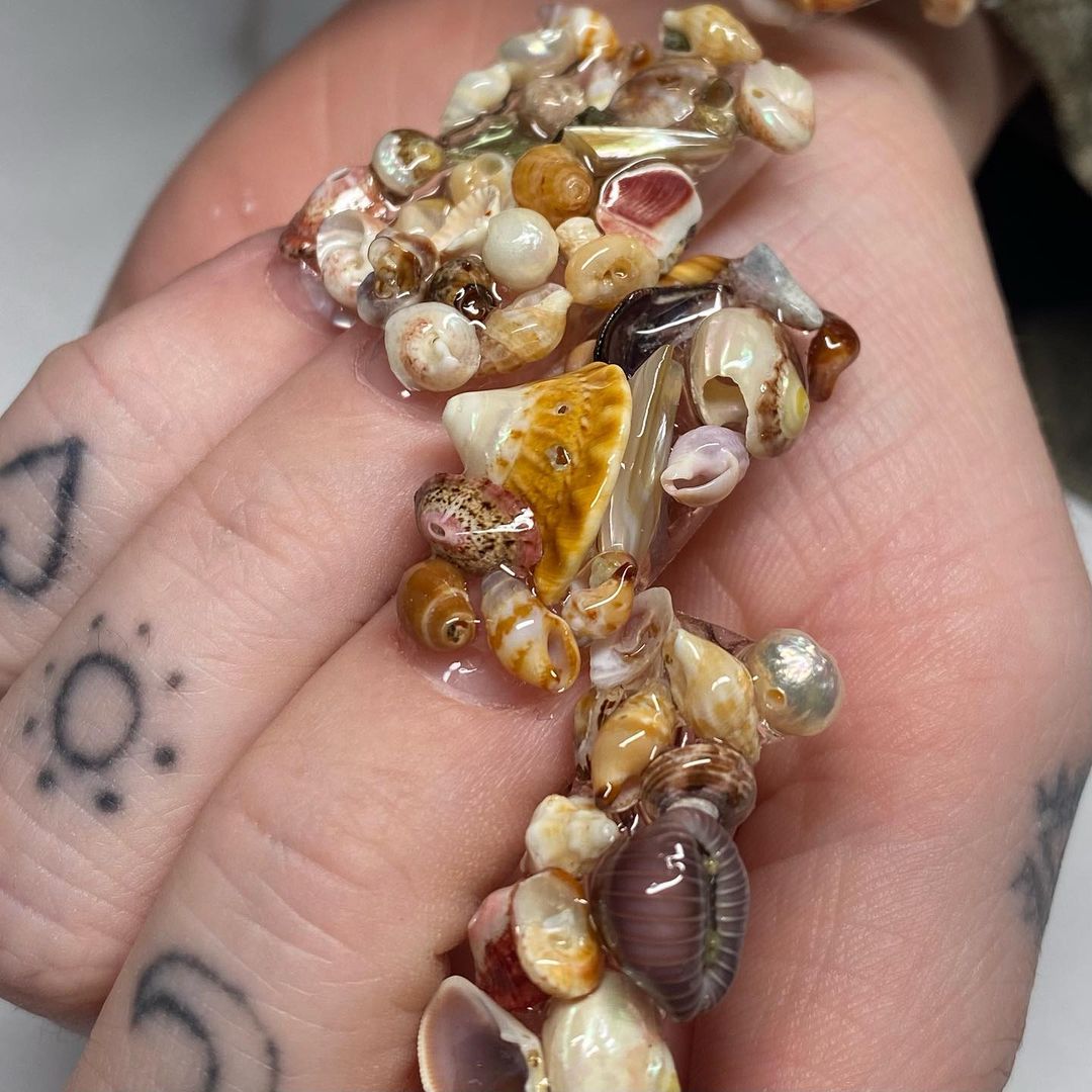 ncsources's tweet photo. Noah Cyrus' new set of nails made by @/puttheminacoffin. https://t.co/mgiiqlSrNc