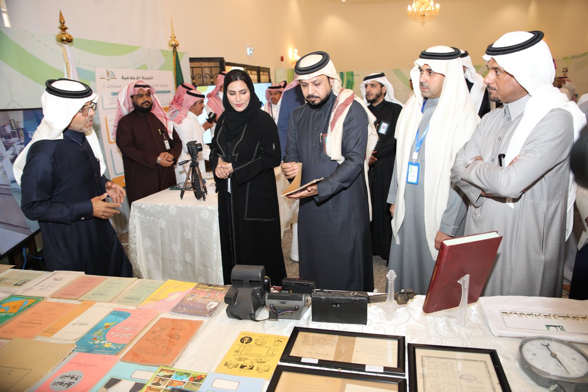 MOE_ARP's tweet photo. نظّمت إدارة الإعلام والاتصال بـ #تعليم_عسير ، #اللقاء_الإعلامي_الأول_2023 ، بحضور مدير عام التعليم، والمتحدث الرسمي بوزارة التعليم، ومدير التواصل الاستراتيجي بالوزارة، ومديري ومديرات إدارات الإعلام في عدد من المناطق ومحافظات المنطقة، و600 من منسقي ومنسقات الإعلام في المدارس. https://t.co/pxJNmEvBdu