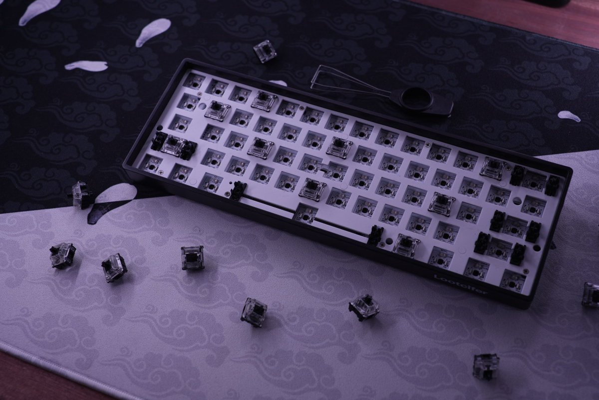 TeamLootcifer's tweet image. Devil One (Lubed Switches)😈⌨️

✅ Einzigartiger Sound
✅ Linear &amp;amp; Schnell
✅ Hot-swappable
✅ Schalldämpfender Akustik-schaumstoff
✅ RGB
✅ 60% Form Faktor

🛒lootcifer.com/products/devil…