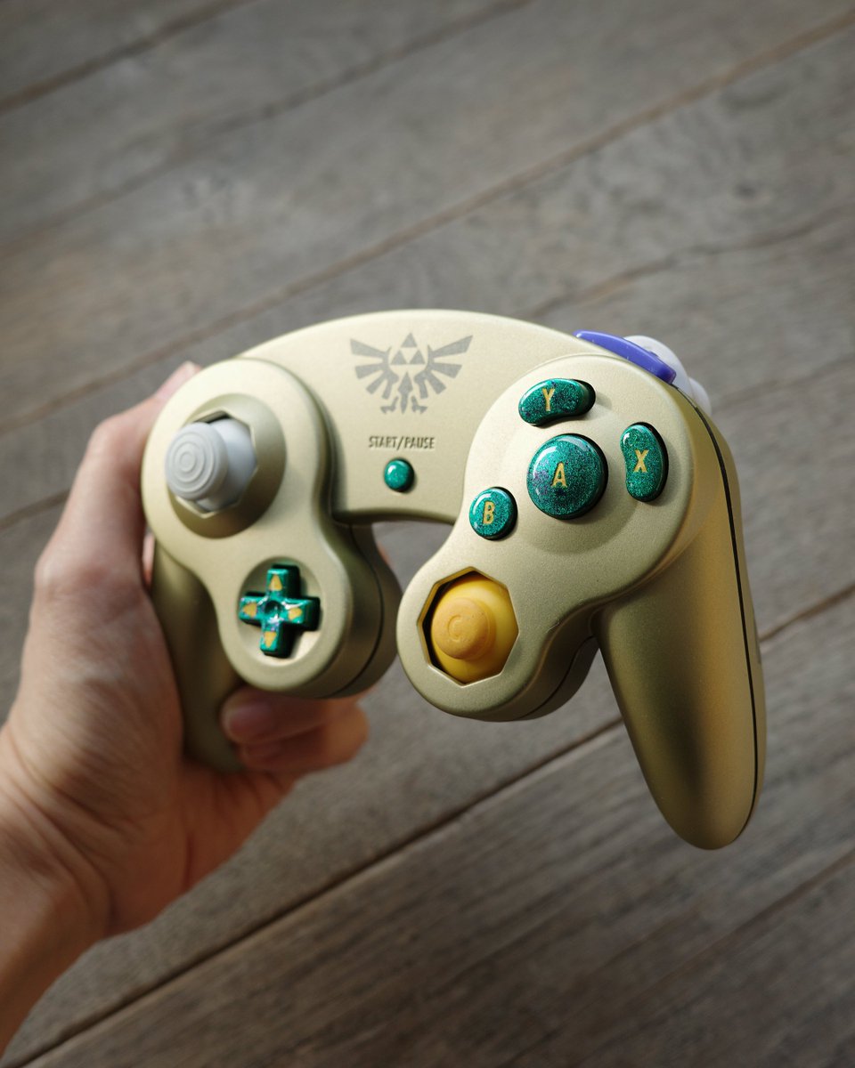 MagicWhale88's tweet photo. 🚨MEGA GIVEAWAY ALERT🚨
We're giving away our first collab with @spicyfrog64 : Zelda themed shells + resin buttons designed by us!🐳✨

All you have to do is:
👍Like and RT this post
🐳Follow us
👫Tag 3 friends

1 winner will be randomly selected on 13th February 2023. GL!🤞 https://t.co/QxI2bN512O