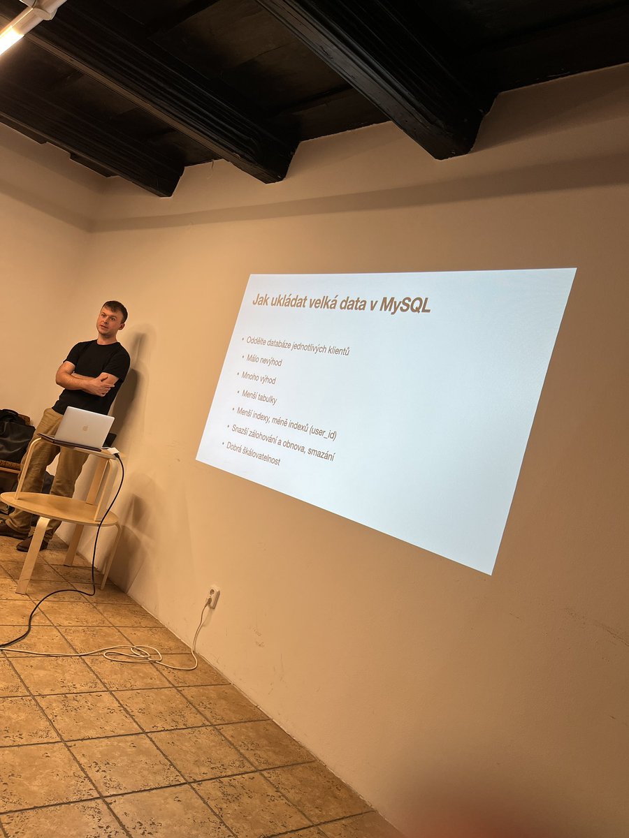 MichalOktabec's tweet photo. V poslední přednášce vyvrátil @strouhi další mýty o MySQL 👍
#mysql #bigData
@ctvrtkon @cowocb #JCIT #ceskeBudejovice #ctvrtkon https://t.co/LenSMvHSgK