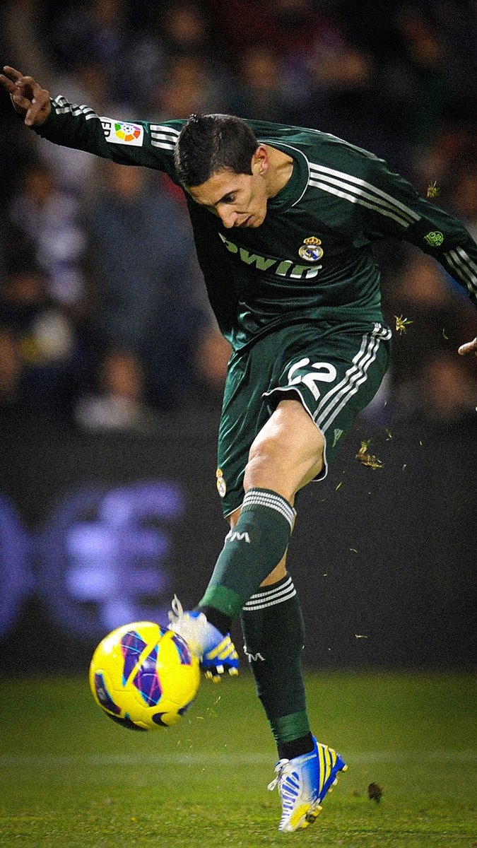 coldestkits's tweet photo. real madrid in green

@realmadriden @realmadrid @adidasfootball 

#realmadrid #halamadrid #madrid #ronaldo #championsleague #football #footballkits #coldestkits https://t.co/HjyW4ZCg1N