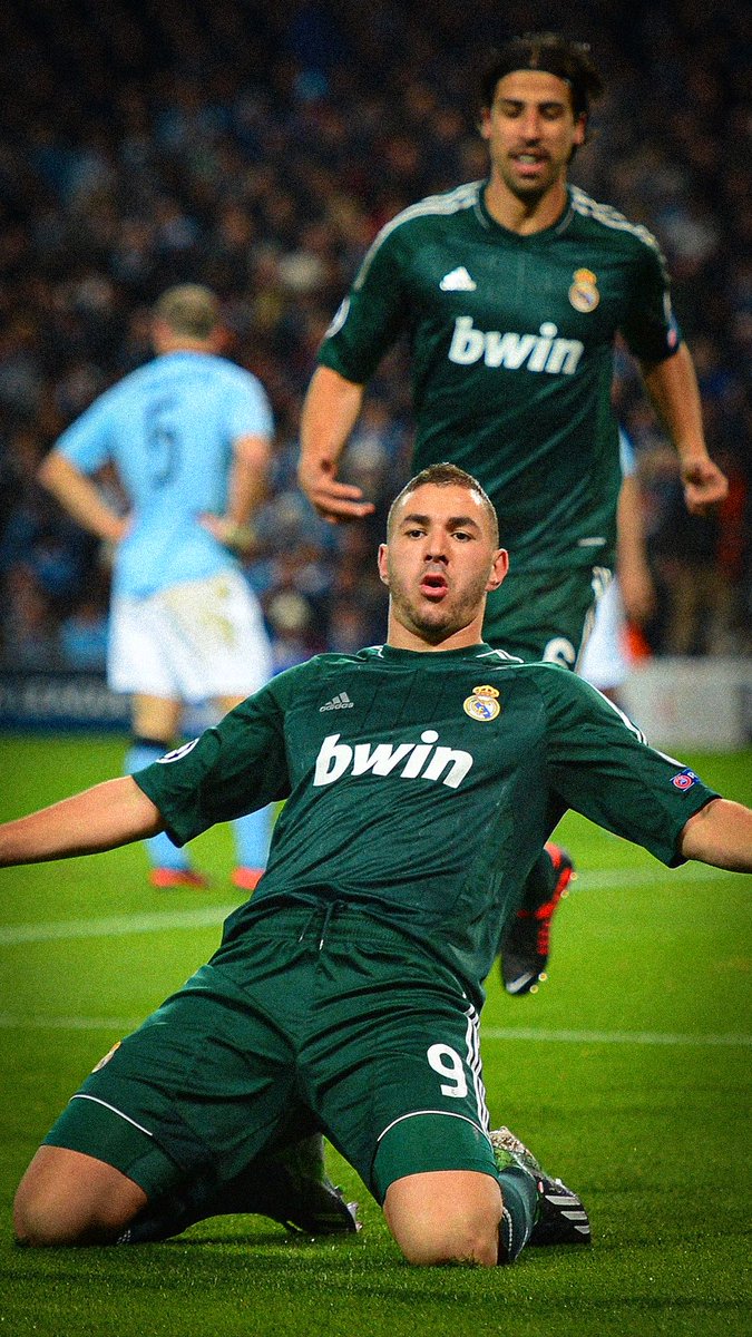 coldestkits's tweet photo. real madrid in green

@realmadriden @realmadrid @adidasfootball 

#realmadrid #halamadrid #madrid #ronaldo #championsleague #football #footballkits #coldestkits https://t.co/HjyW4ZCg1N