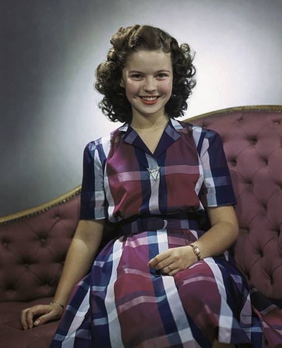 #Efemérides #TalDíaComoHoy #OnthisDay #DOTD #Actress #ShirleyTemple

Hilo de 20 tweets.

2014.

Hoy, 10 de febrero, falleció Shirley Jane Temple, SHIRLEY TEMPLE (n. 1928), estrella infantil americana en sus orígenes, la década de 1930, muy popular.