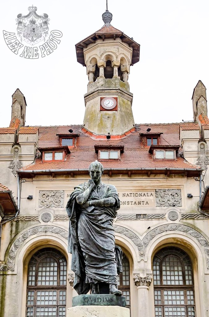 Travel_2Romania's tweet photo. #PubliusOvidiusNaso ,monument aflat în centrul istoric al orașului #Constanța,lângă portul #Tomis.A fost realizată în 1887 de sculptorul italian Ettore Ferrari.
O replică identică se află din 1925 la #Sulmona,orașul său natal din #Italia.
📸Alex Nae Photographer
#DiscoverRomania https://t.co/DxEtYt6t0o