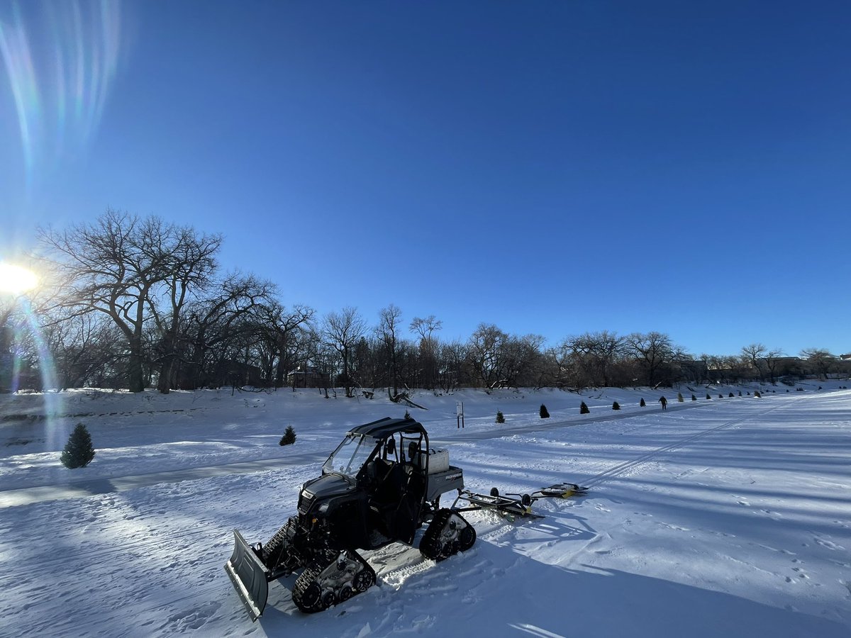 Fresh laid for you. If you work downtown and live anywhere along the Assiniboine, you might consider skiing home from <a href="/TheForks/">M</a> this evening… or ending up there on skis for beer later…
<a href="/GreenActionCtr/">Green Action Centre</a> #JackFrostChallenge