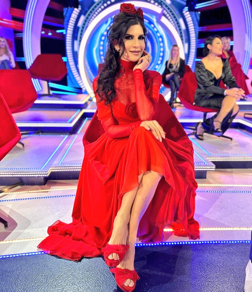 Sofydipinto's tweet photo. Quanto é straordinaria stasera ❤️🤩sono pazza di te e dei tuoi look strepitosi da grande diva che sei
@PamelaPrati_ https://t.co/S0wVCKw6of