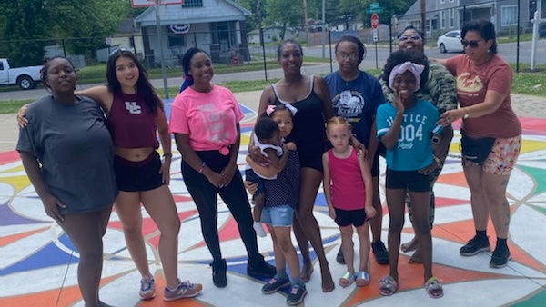 comm_one's tweet photo. Did you know that 13 action projects totaling $10,000 were awarded in 2022? These projects help Tepe Park neighbors be the change they want to see in their  neighborhood. A technology program engaged youth, fitness classes were hosted, a lemonade stand raised money, and more! https://t.co/gP7pTl4t4c