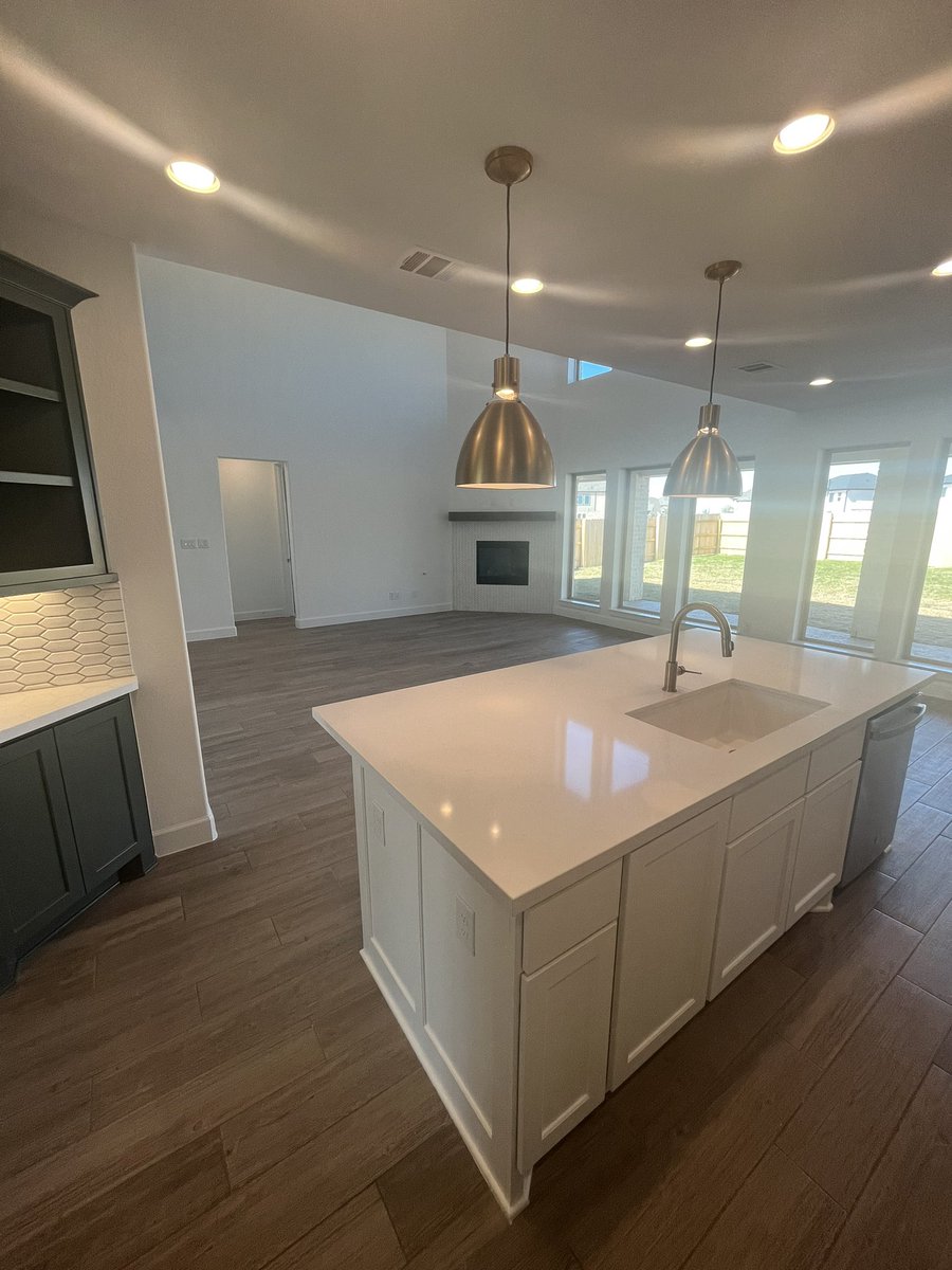 blakebartlett5_'s tweet photo. Loving this new floor plan contact me now for private showing 🔥🔥🔥 https://t.co/qD0fnKPXuQ