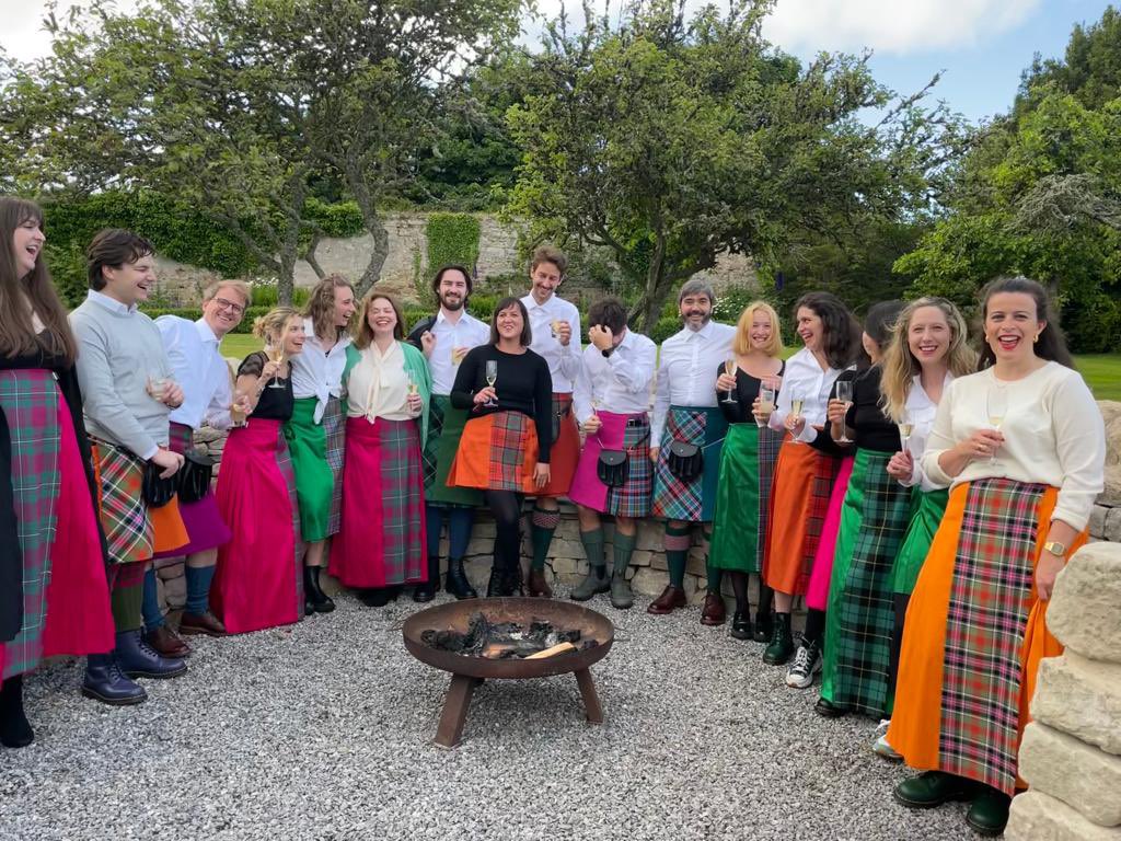 GlenmoMISH's tweet image. We are Technicolour #ThistleAwards #table34