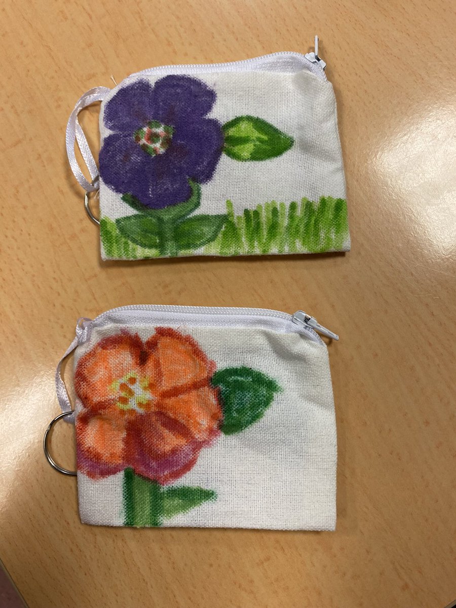 RippleRestalrig's tweet photo. Our girls group had a creative wee evening yesterday making mini purses and chimes and one of our young people even brought in a knitted bag they had made #creativebunch #getarty #puretalent https://t.co/SQreKcZbJU