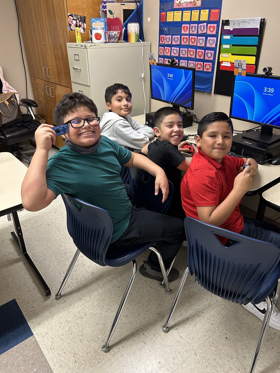 Olivia Gunnoe (@ogunnoe) on Twitter photo First official practice of our <a href="/DRE_Hurricanes/">Dora Romero Elem</a> ESports team “The Raging Hurricanes” 🎮🕹️💨 we’re all about teamwork!! #DREmakinganimpact First official practice of our <a href="/DRE_Hurricanes/">Dora Romero Elem</a> ESports team “The Raging Hurricanes” 🎮🕹️💨 we’re all about teamwork!! #DREmakinganimpact