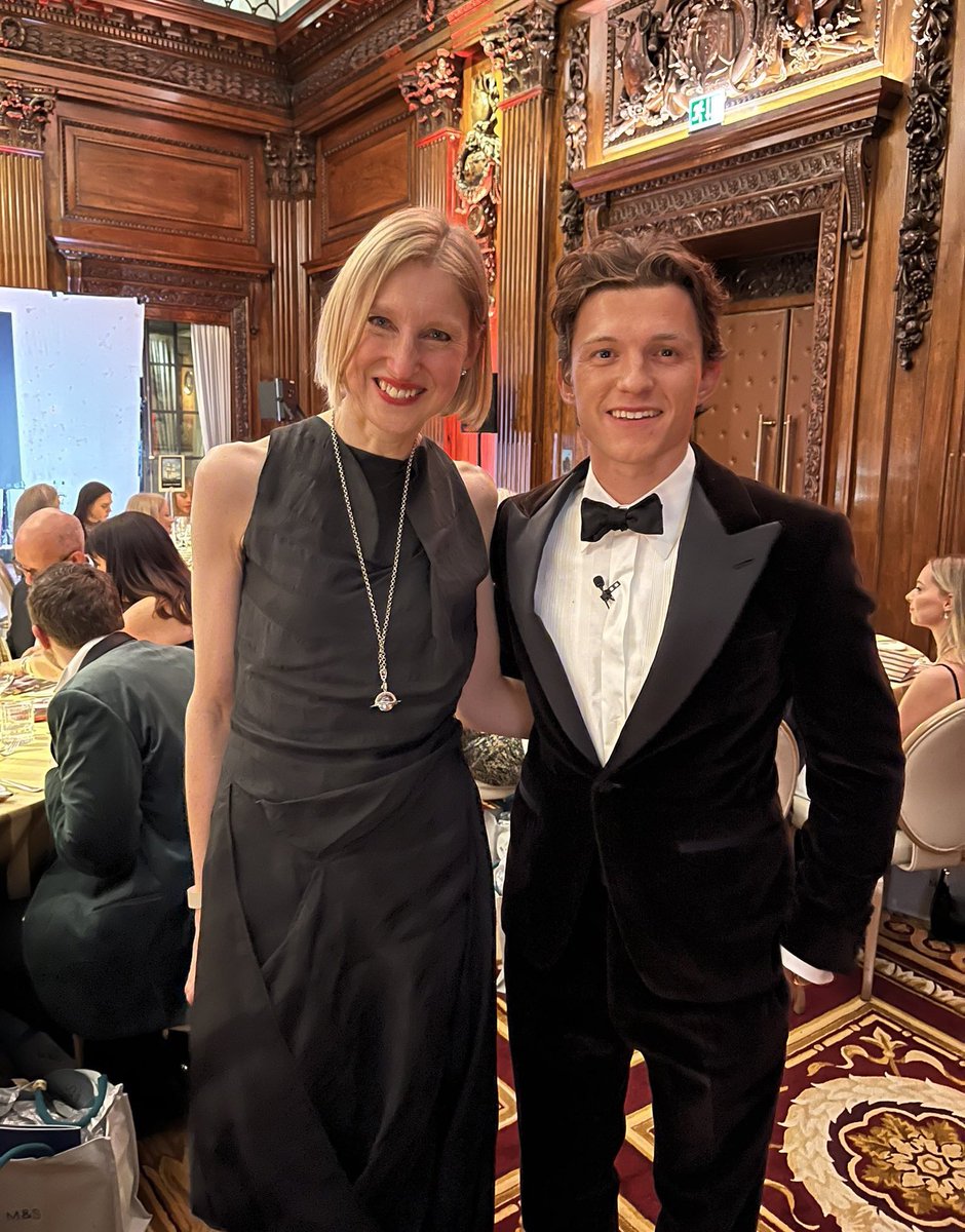 tomhaccess's tweet photo. LINDO DEMAIS! Tom Holland no evento do The Brothers Trust. 🥹🫶🏻 https://t.co/DomyQG8hJk