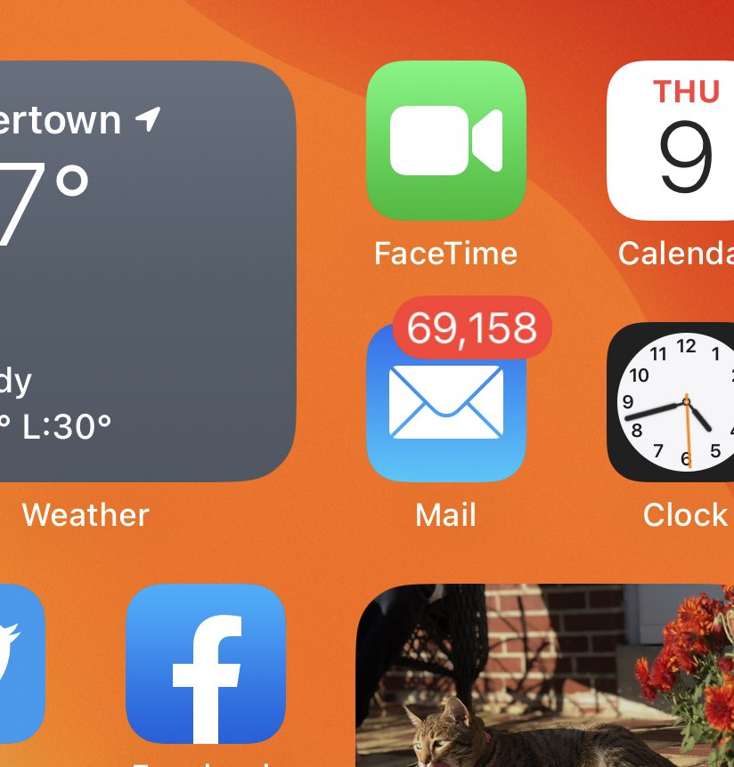 I’m always seeing adhd TikTok’s talk about how they have 5,000, 10,000 hey maybe even 15,000 unread messages and that being a symptom or whatever.  I’m over here like hmm 👀