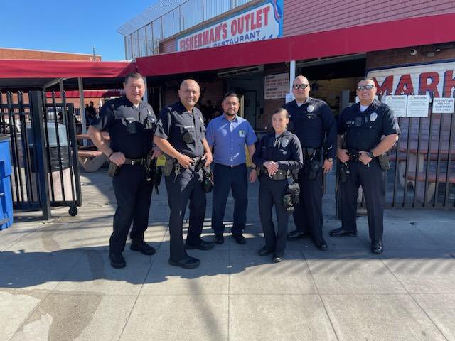 CENT Foot Beat Ofcrs working with businesses to provide public safety.  Team led by Sgt Matt Valencia. Great work!
<a href="/LAPDChiefMoore/">Michel R. Moore</a> 
<a href="/lapdmikeoreb/">Michael A. Oreb</a>