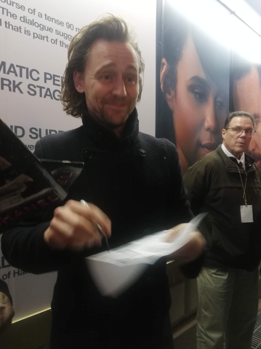 PalomaVT's tweet photo. Aprovecho que hoy es el cumpleaños 42 de Tom Hiddleston para publicar las fotos que tomé cuando lo fui a ver en broadway en 2019 💚 https://t.co/MfaieMTOao