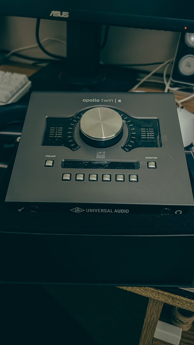 SoSickVic's tweet image. BRAND NEW SONG , Dropping TONIGHT , best one to date , 
Are You Ready For It? #onlyu 🌹