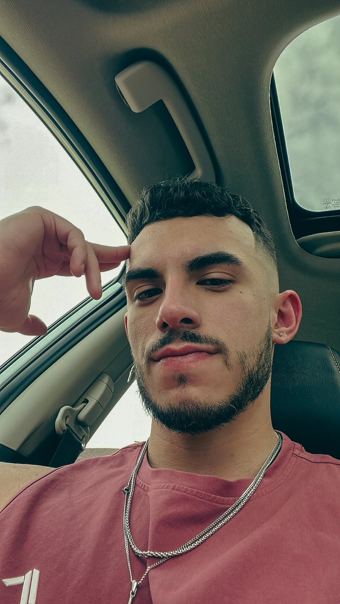 SoSickVic's tweet image. BRAND NEW SONG , Dropping TONIGHT , best one to date , 
Are You Ready For It? #onlyu 🌹